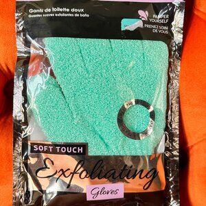 Pair Of Exfoliating Gloves - ( Green ) New!